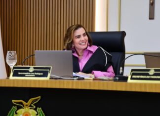 Evento no TCE-AM celebra protagonismo feminino com entrega de medalha de honra no dia 16 de abril