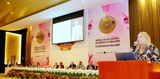 Palestra magna aborda sobrecarga, identidade e resiliência feminina em solenidade no TCE-AM