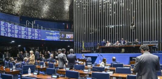 Senado aprova projeto que cria contrato de primeiro emprego para jovens