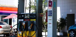 Governo anuncia subsídio de R$ 0,44 por litro da gasolina