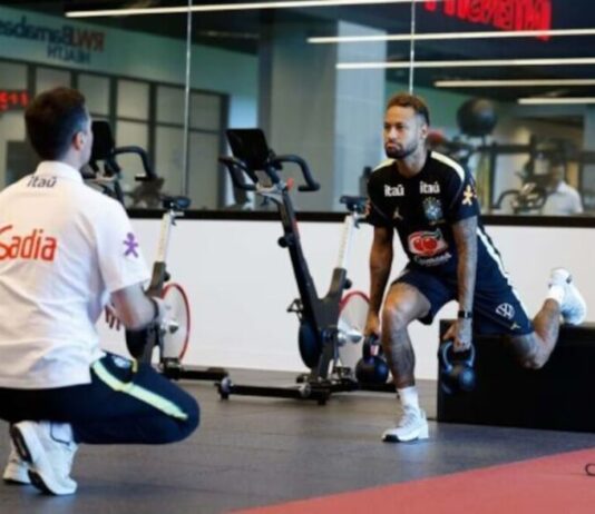 Neymar evolui na recuperação, mas ainda não tem data para voltar aos treinos
