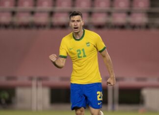 Martinelli admite substituir Raphinha e elogia empenho de Neymar