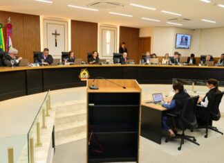 TCE-AM reúne municípios para formalizar políticas públicas do programa TCE pela Educação