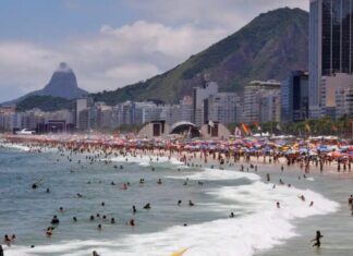 Marinha emite alerta de ressaca no Rio de Janeiro com ondas de 2,5 metros