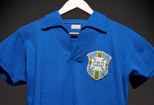 Camisa de Pelé na final da Copa de 1958 é vendida por R$ 25 milhões em leilão