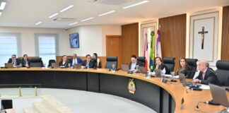 TCE-AM nega recurso e mantém multa de R$ 22 mil a ex-prefeito de Careiro
